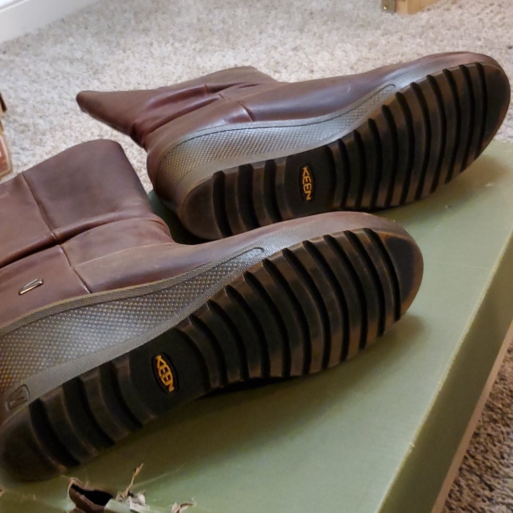 Boots - Picture 4 of 9